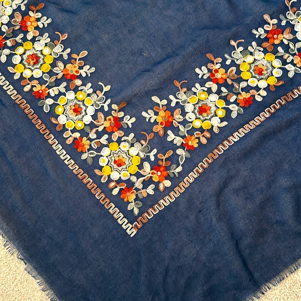 Lauren Conrad Women's Embroidered Blue floral square scarf/shawl, 54”x54”, new